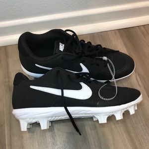 Baseball cleats